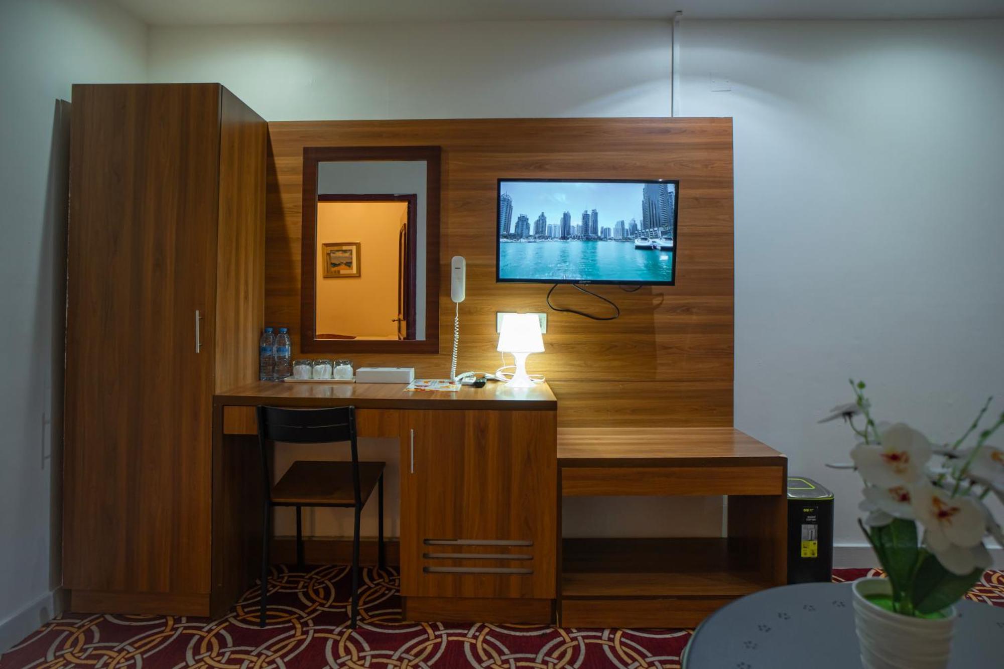 Al Karnak Hotel - Branch Dubai Exterior photo